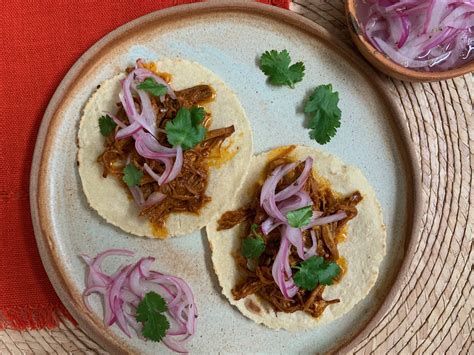  Cochinita Pibil: Một Món Ă Ngon Ngọt & Khói Thơm Trải Nghĩa Của Yucatan!