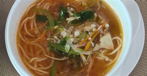  Tsampa Thukpa: Ch anteriorly Flavorful Fusion of Creamy Broth and Hearty Grains!