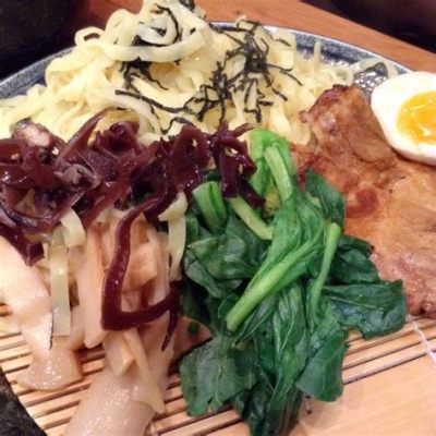  Tsukemen - Món mì lạnh của Fukuoka kết hợp nước sốt đậm đà và sợi mì dẻo dai!